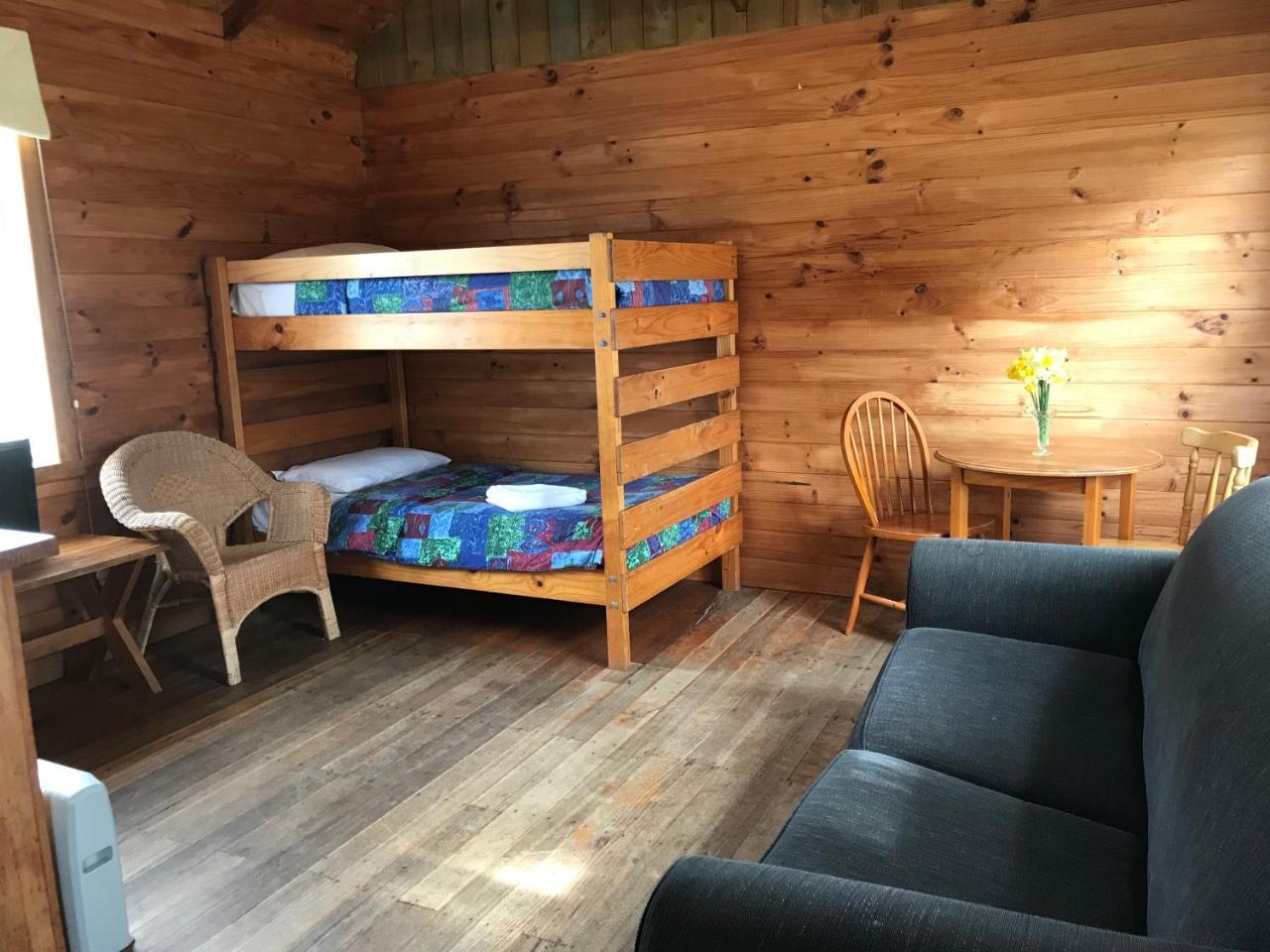 Somerset Beachside Cabin And Caravan Park Екстер'єр фото