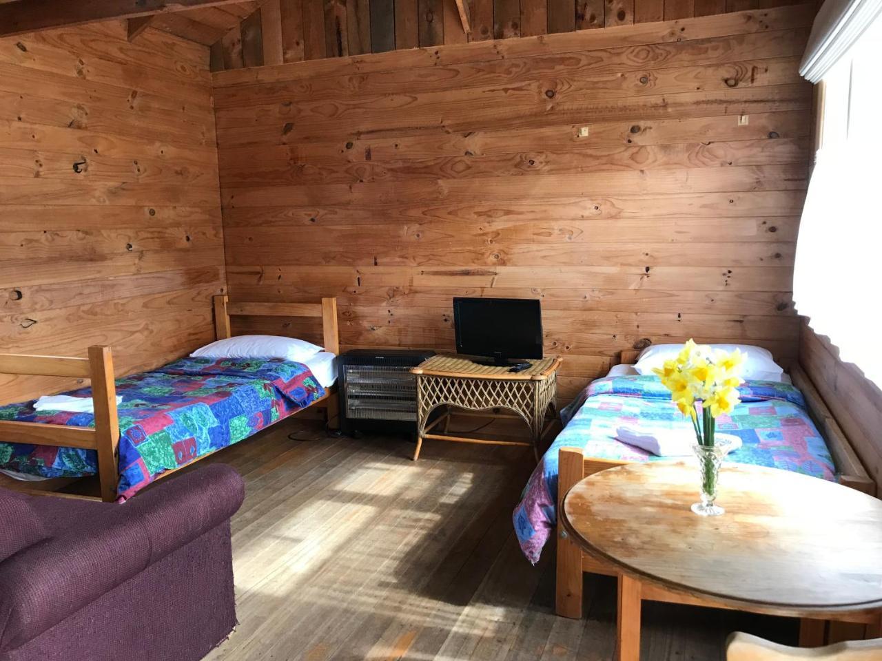 Somerset Beachside Cabin And Caravan Park Екстер'єр фото