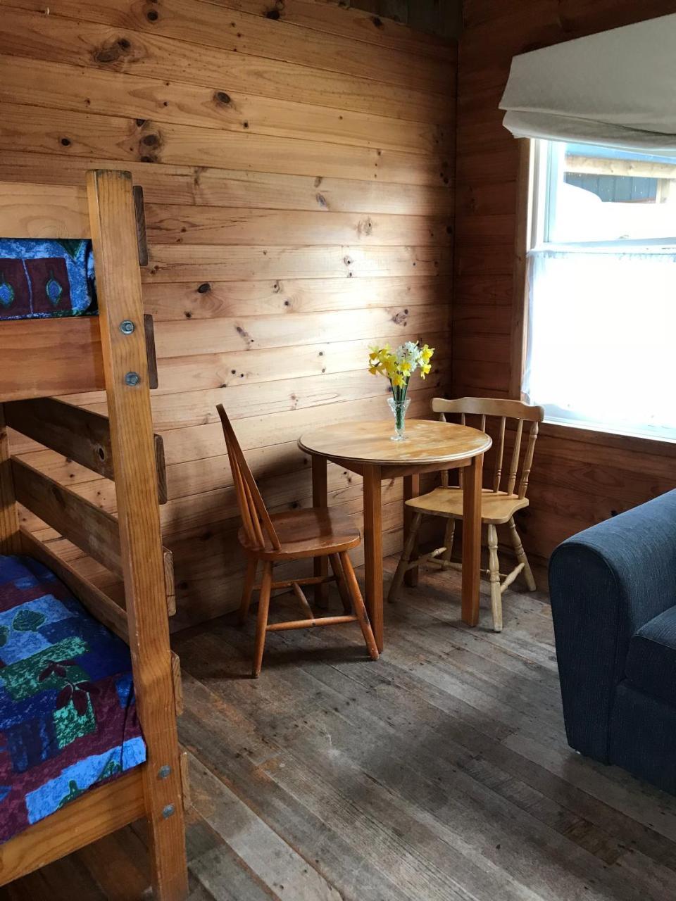 Somerset Beachside Cabin And Caravan Park Екстер'єр фото