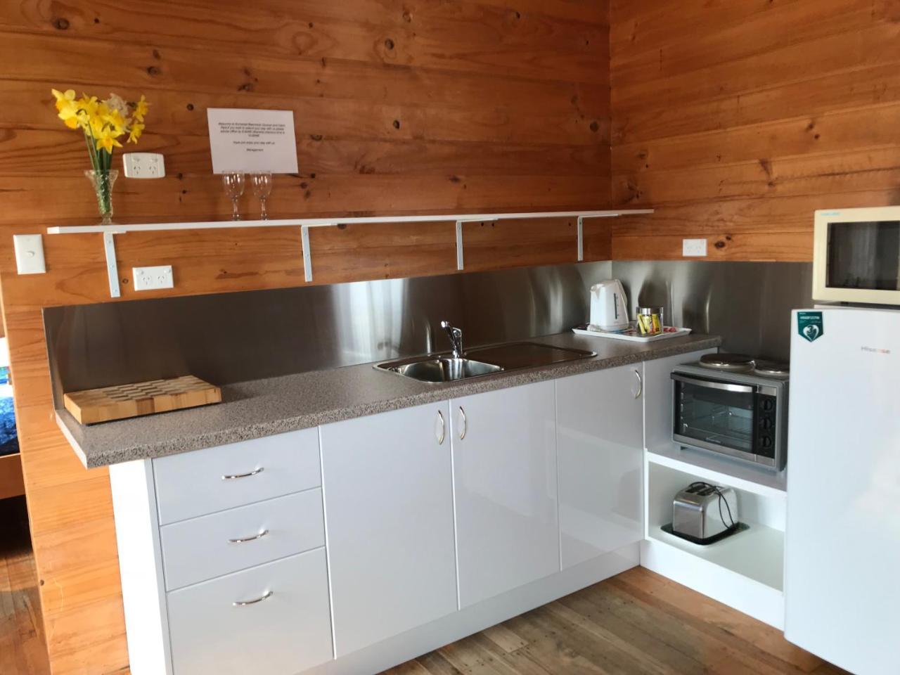 Somerset Beachside Cabin And Caravan Park Екстер'єр фото